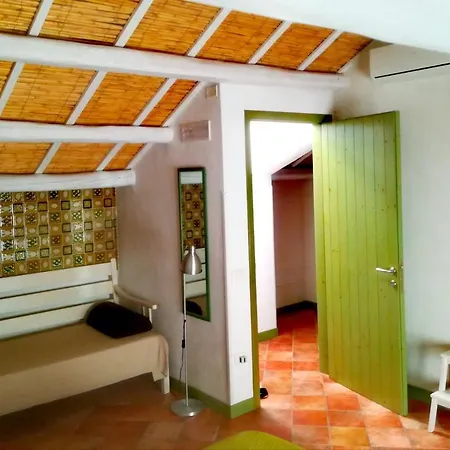 Casale Laurus فندق مبيت وإفطار Locogrande
