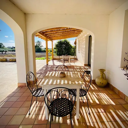 Bed and Breakfast Casale Laurus Locogrande