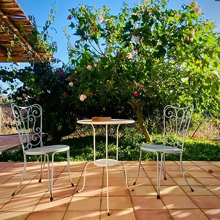 Casale Laurus Bed and Breakfast